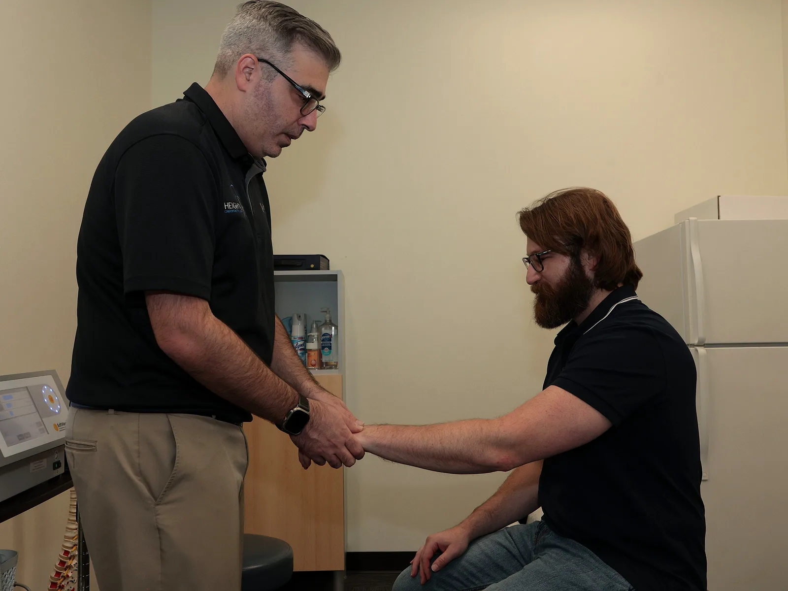 How Heights Chiropractic Center treats arm pain in Houston
