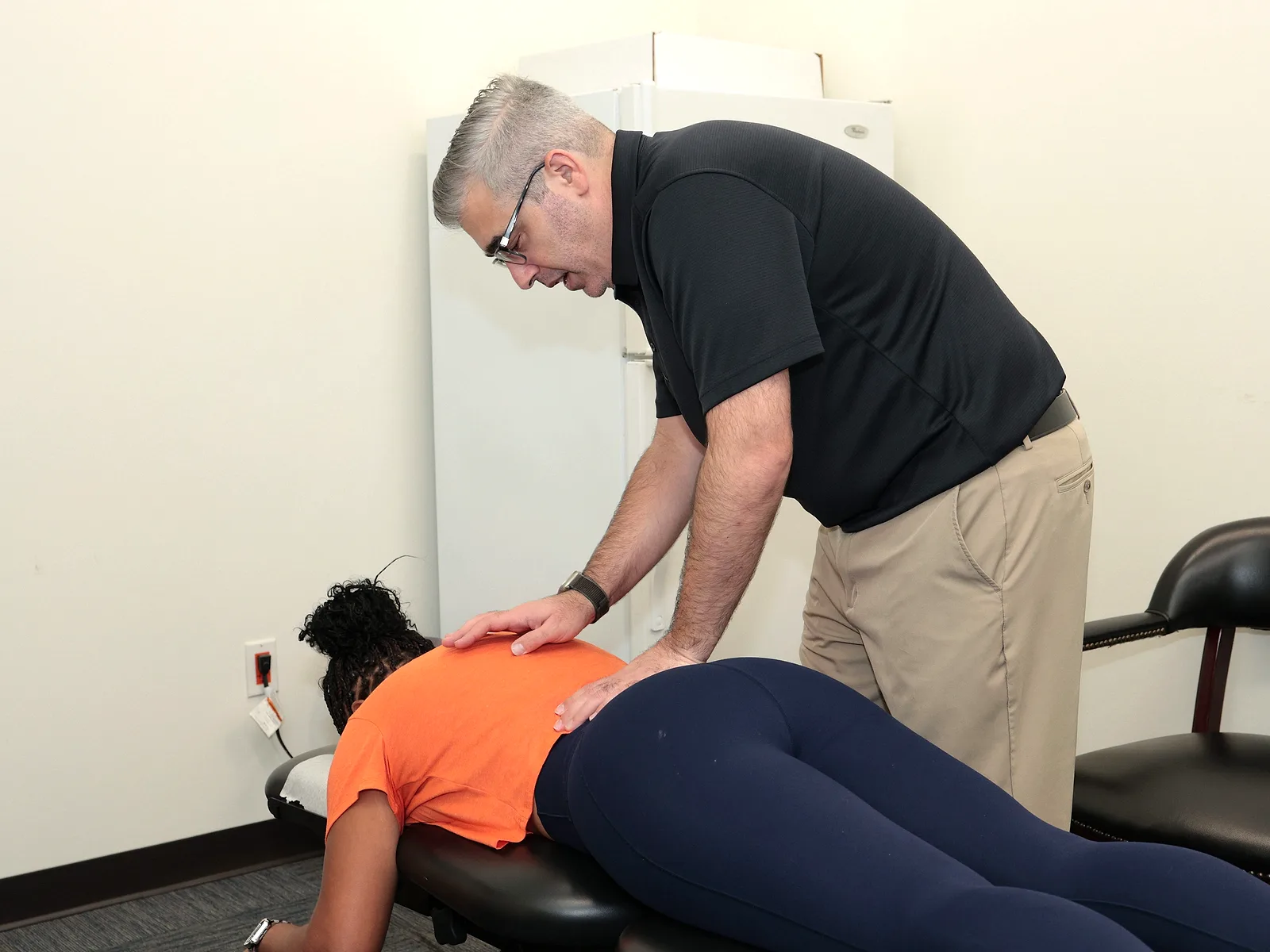 How Heights Chiropractic Center treats back pain in Houston